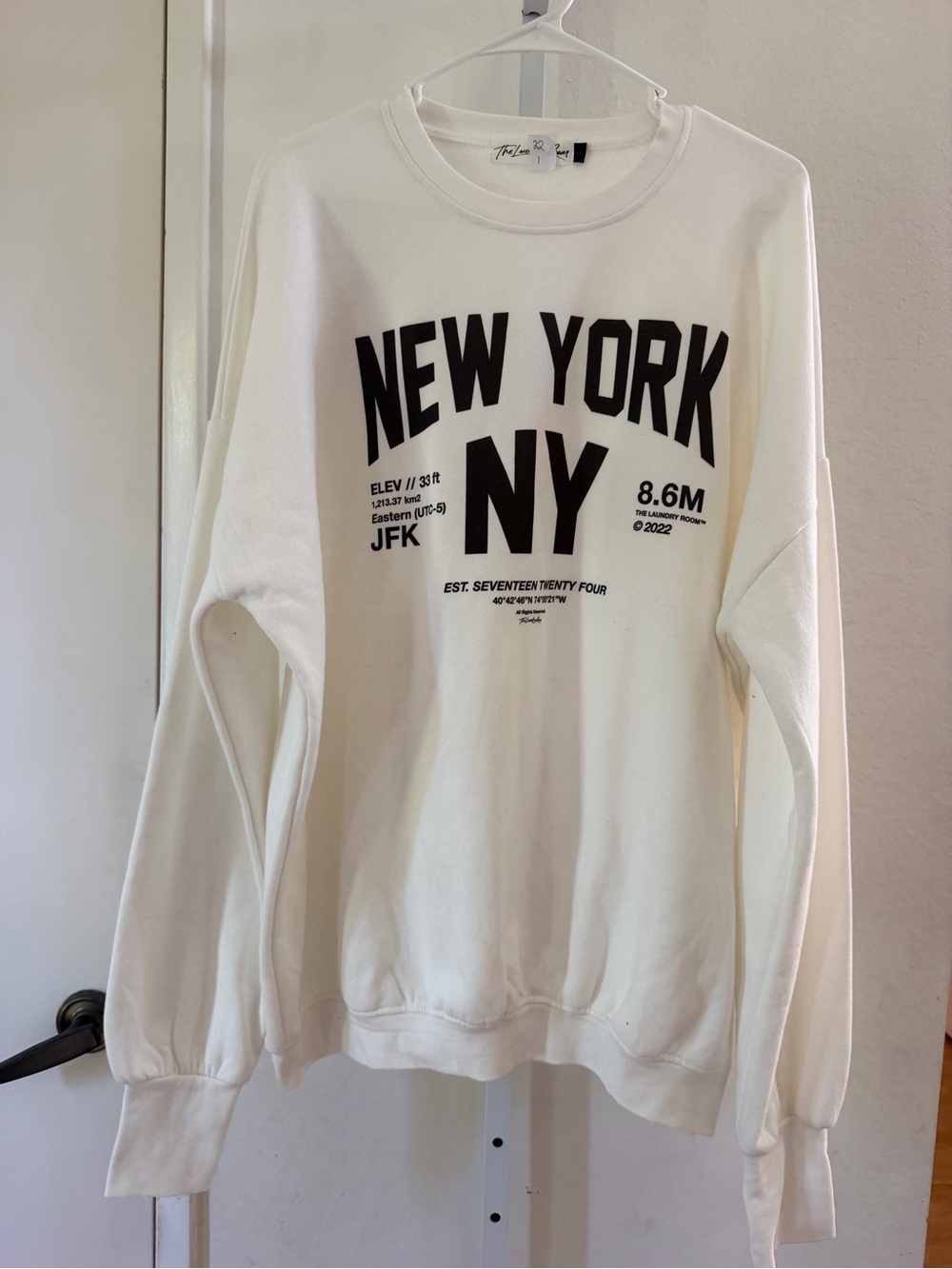 The Laundry Room White Crewneck Sweatshirt with Black NEW YORK NY Print